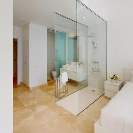 Paraiso Benahavis - Private Garden Ground Floor דירה אסטפונה