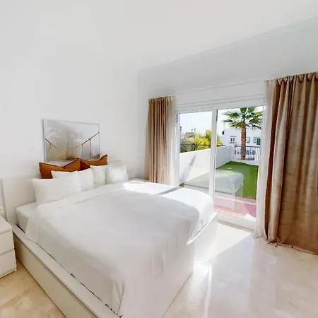 Paraiso Benahavis - Private Garden Ground Floor Apartament Estepona